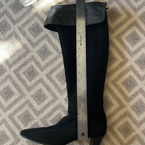 Gorgeous suede Italian leather Boots. Worn only 2x. In perfect condition. - Picture 6 of 7